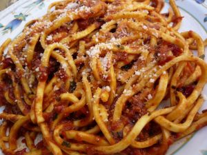 spaghetti con ricotta salsiccia e zafferano